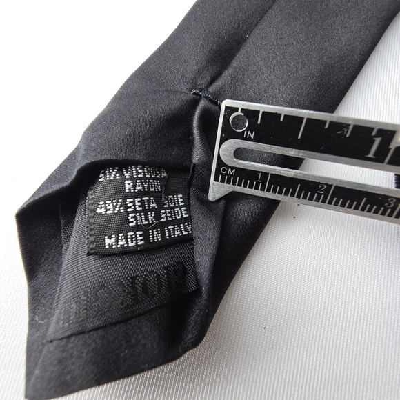 Giorgio Armani Velvet Black Tie With Subtle Metallic SilverThreaded Stripes 56” - Picture 9 of 11